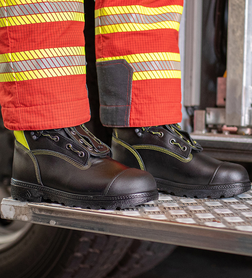 HAIX Fire Flash Gamma, Lace-zipper boot with class 2 protective